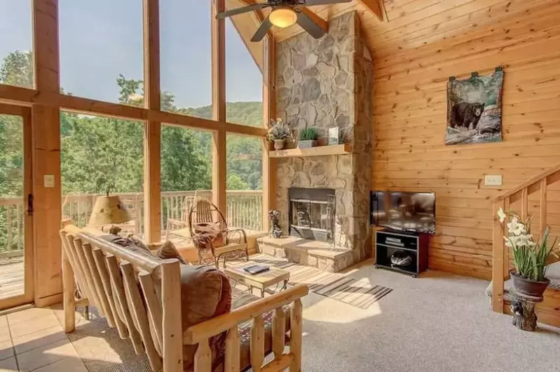 1 bedroom cabin living room with mountain views