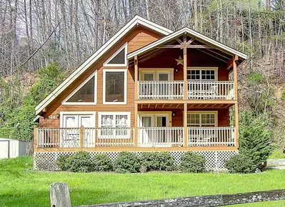 black bear holler cabin
