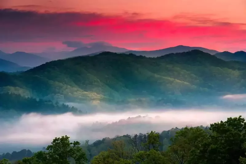 Beautiful sunrise photo of the Smoky Mountains.