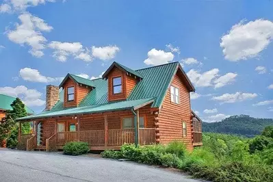 spending time in your cabin is one of the best cheap things to do in Pigeon Forge