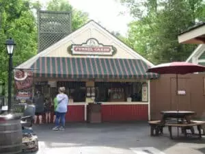 funnel cake is a popular dollywood food