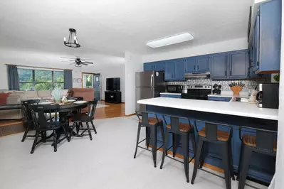 GREEN ACRES FARMHOUSE