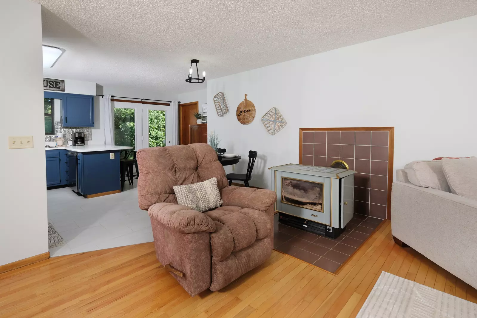 GREEN ACRES FARMHOUSE