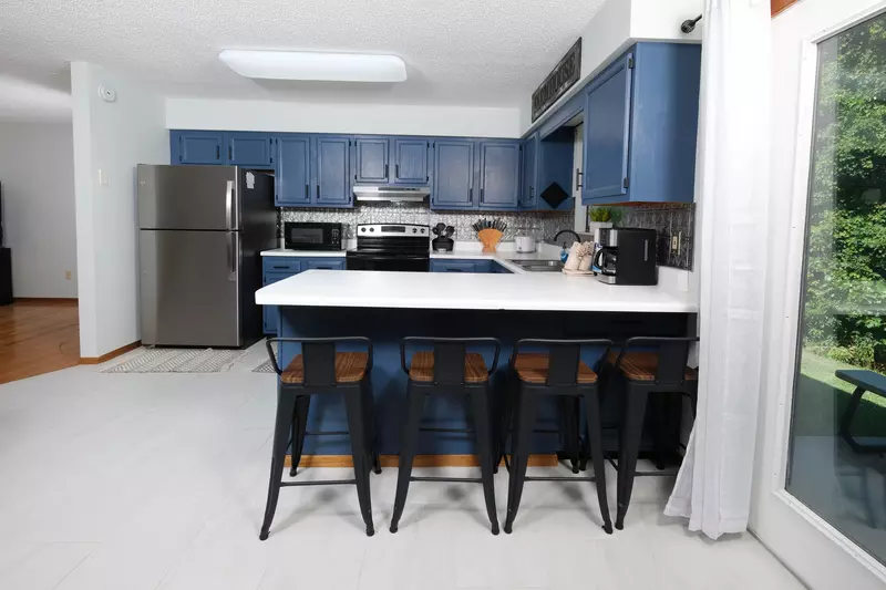 GREEN ACRES FARMHOUSE