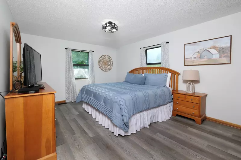 GREEN ACRES FARMHOUSE