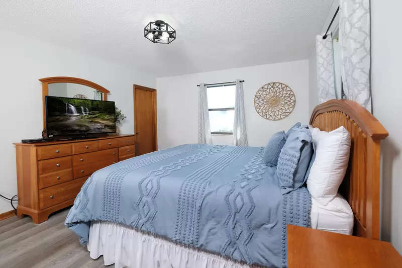 GREEN ACRES FARMHOUSE