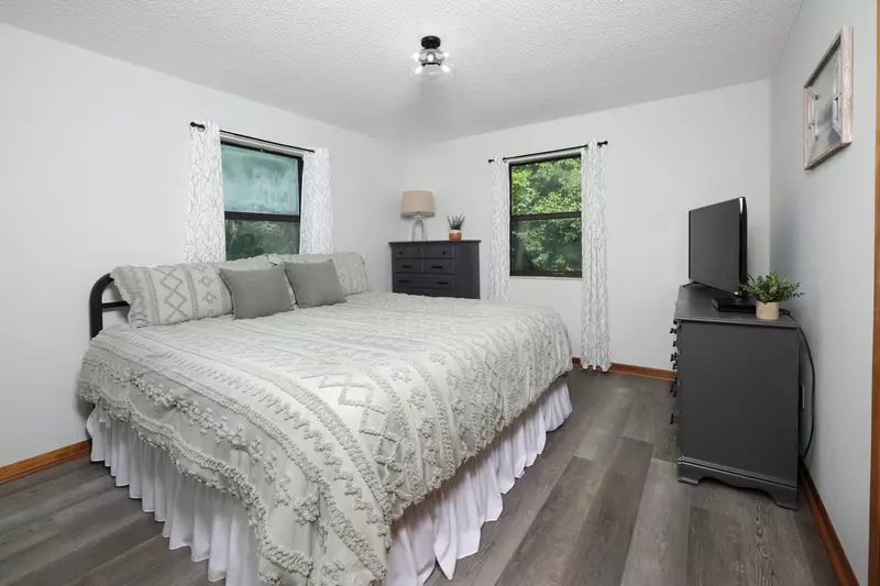 GREEN ACRES FARMHOUSE