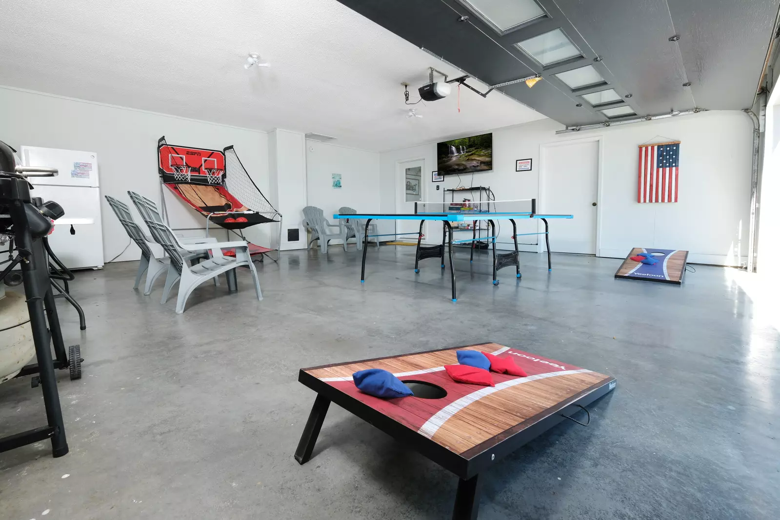 GREEN ACRES FARMHOUSE