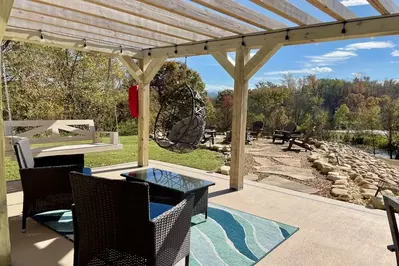 moonshine & fire is one of the top cabins on the river in pigeon forge tn