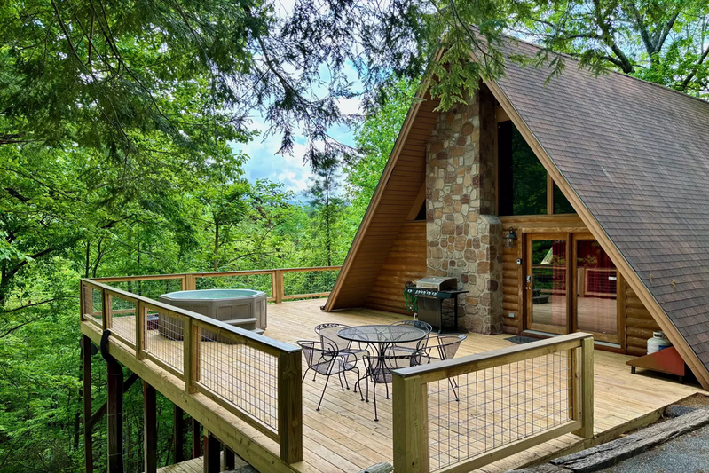 heathers hideaway is one of our top cabins in Sevierville Tennessee