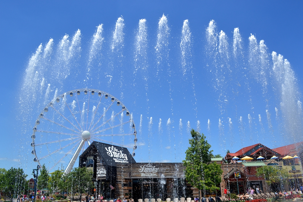 the island show fountain is one of the best cheap things to do in Pigeon Forge