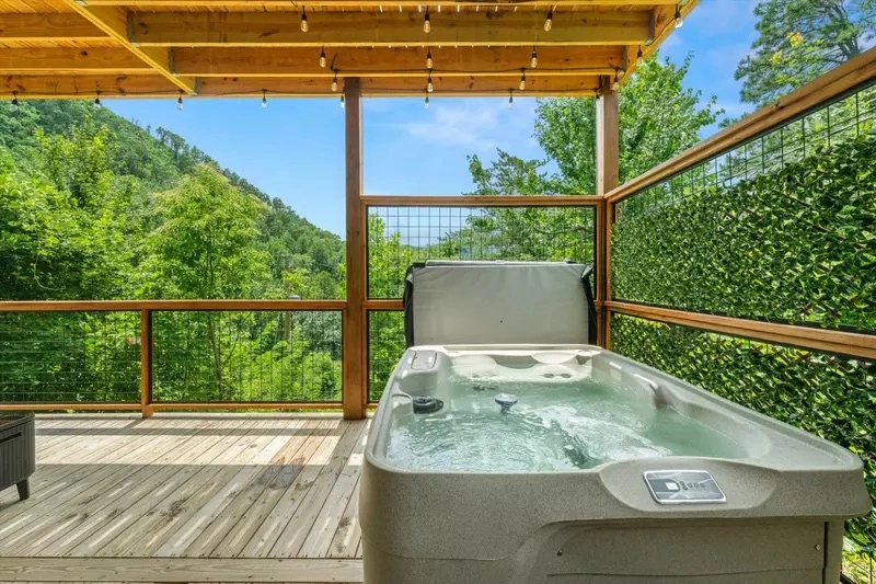 gatlinburg cabin with hot tub